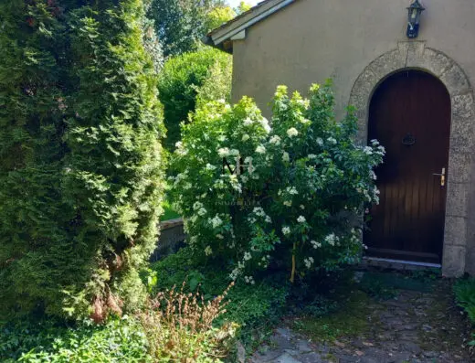 beau manoir dans le perche
