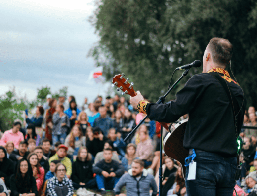 Concert folk acoustique