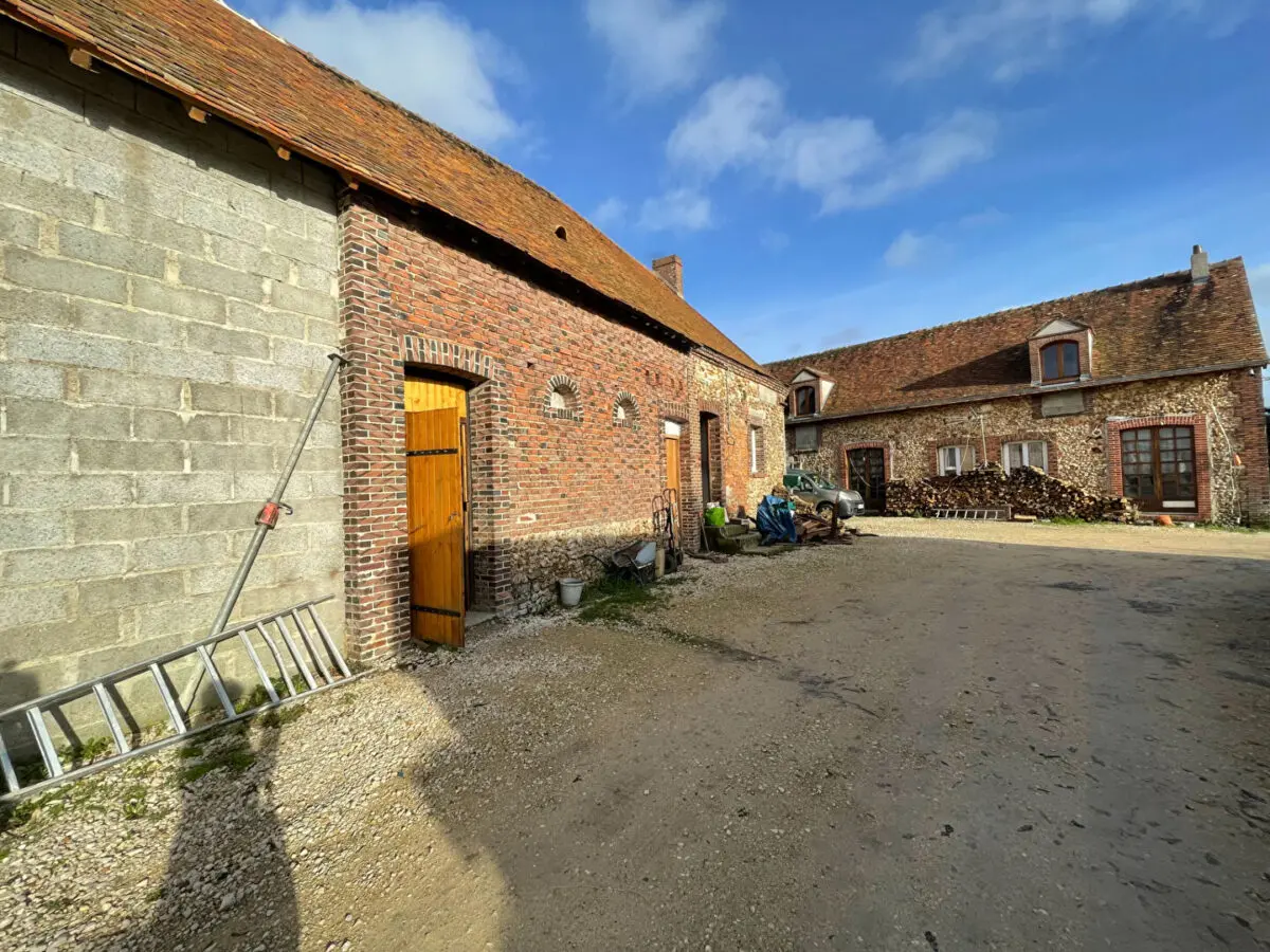 Corps de ferme à vendre dans Le Perche. — photo 1/8
