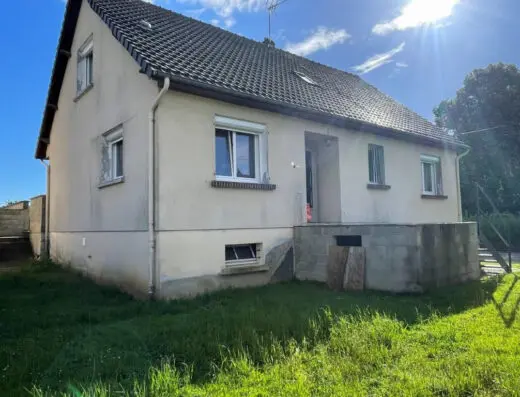 Pavillon sur sous sol sol complet à vendre AUTHON DU PERCHE.