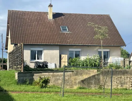 Pavillon sur sous sol sol complet à vendre AUTHON DU PERCHE.