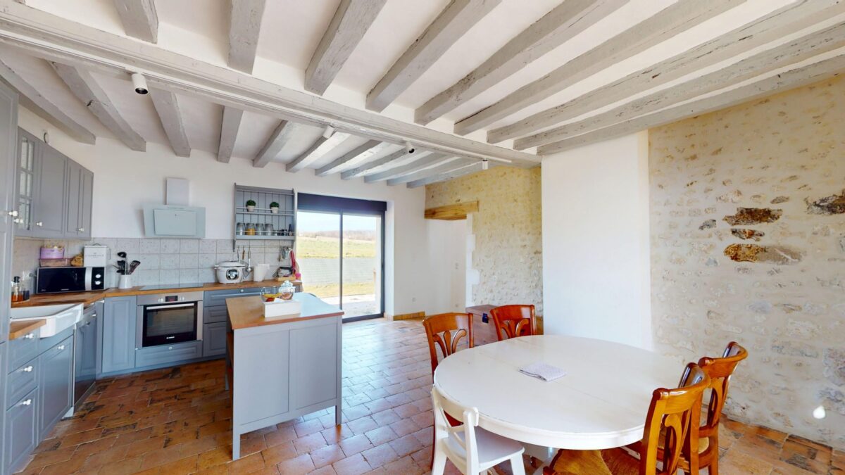 Superbe maison de caractère, restaurée avec goût. — photo 3/6