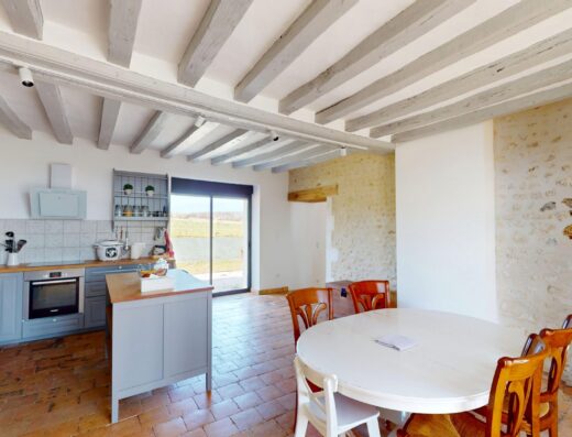 Superbe maison de caractère, restaurée avec goût.