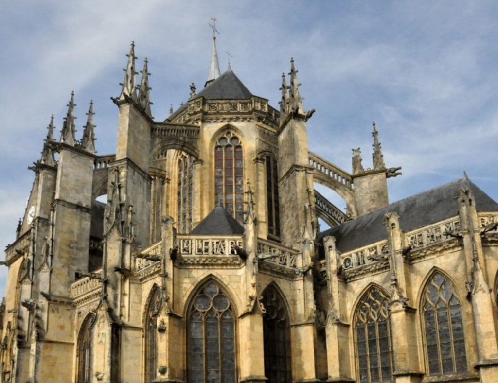Église Notre-Dame-des-Marais à La Ferté-Bernard : joyau gothique