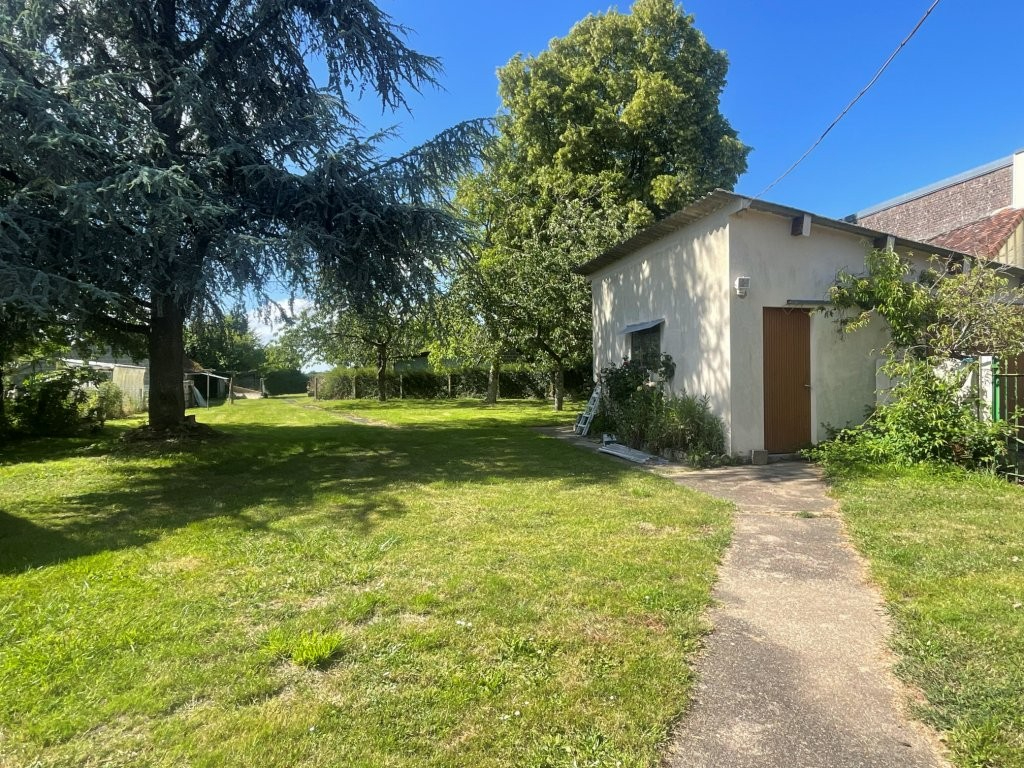 Maison de village proche LA BAZOCHE GOUET. — photo 3/8
