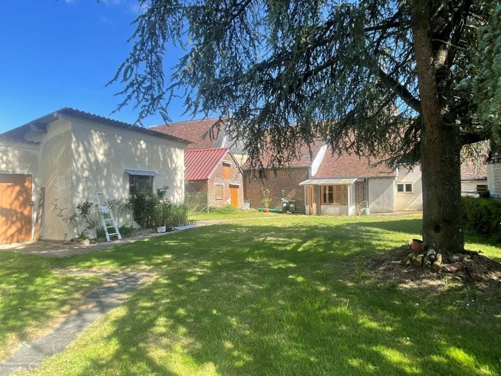 Maison de village proche LA BAZOCHE GOUET. — photo 1/8