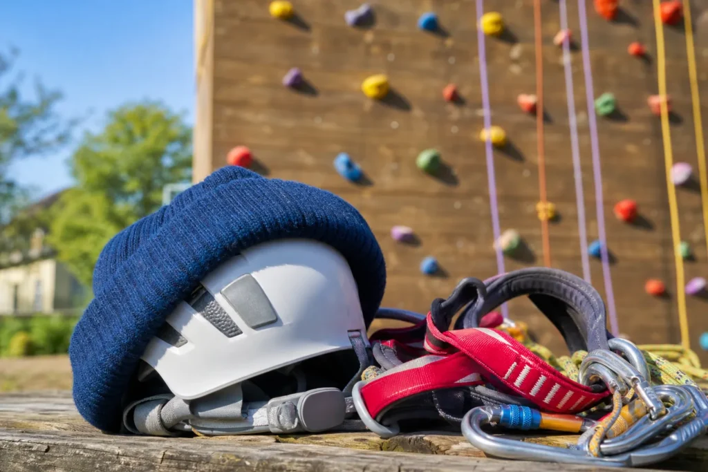 Attache ta tuque : Accrovoile, activité escalade